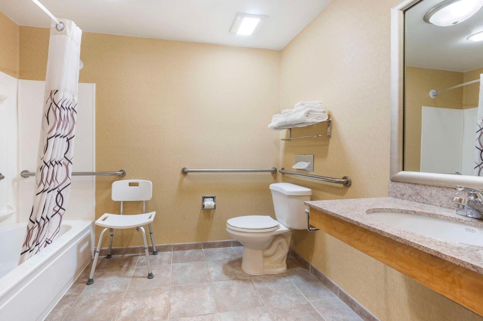 Best Western Circus City Inn Peru Exterior photo